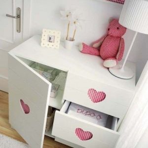 velador 80 x 80 x 40 
1 puerta 2 cajones